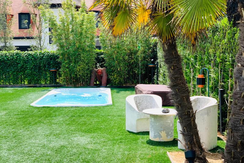 Moradia de design artístico com piscina em Knokke, vista exterior